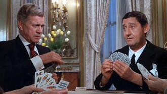 Una scena del film "Lo scopone scientifico" di Luigi Comencini