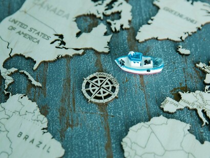 De natureza hostil, o banditismo no mar, alimentou assaltos, intrigas, tratados, vinganças, inimizades, entre outras desavenças, os “empreendedores desonestos” como afirma Richard Hawkins, foram criminosos inteligentes que faziam conexões com muitos soberanos