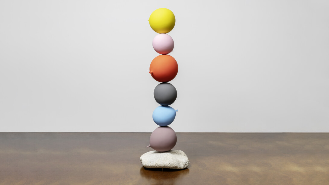 Gimhongsok (b.1964)
Untitled (Short People) Yellow, Pink, Orange, Grey, Blue, Brown
2019
Cast bronze, stone
132 x 40 x 30 cm
Courtesy of the artist and Kukje Gallery
Photo: Chunho An
Image provided by Kukje Gallery
