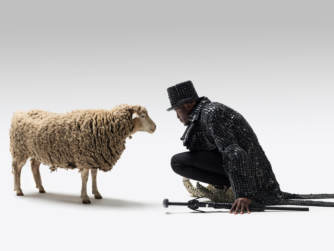 Maurice Mbikayi, Modern Shepherd (Mulami Mushidimuka), 2016. C-print, 90 x 200 cm. Courtesy l’artista e Officine dell’Immagine, Milano. Courtesy of Officine dell’Immagine
