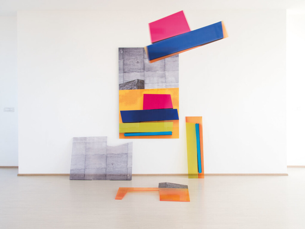 Carlo D'Orta, (S)Composizione Londra #36, 2012,
dalla serie Biocities II
Installazione, stampa Flatybed UV su Plexiglas e alluminio,
150 x 100 cm (foto), più 4 elementi, stampa su Plexiglas, dimensioni varie,
Edizione di 3. Courtesy Romberg Photo
