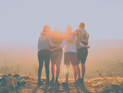 Para la confección de las leyes habría que formar diversos  equipos multidisciplinarios