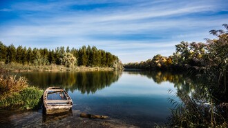 Lungo un fiume