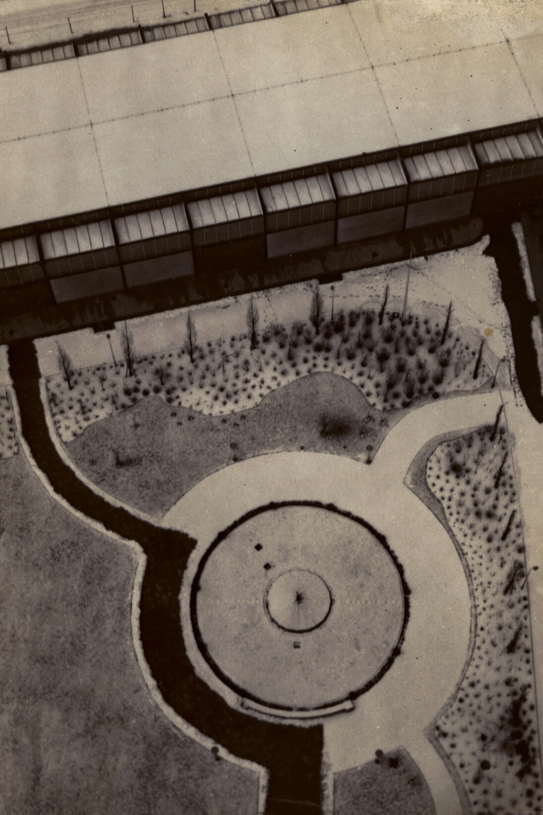 László Moholy-Nagy (American, b. Hungary, 1895-1947): Gelatin silver print, 9 1/4 x 8 7/8 inches. Printed c. 1928. Inscribed "Berlin" and with the
photographer’s credit stamps on the verso.