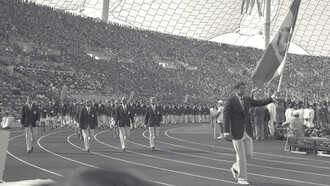 Ouverture des jeux Olympiques 1972. L'époque de la Guerre froide a été le théâtre d'une rivalité intense et omniprésente entre les États-Unis et l'Union soviétique © By Radu Cristescu Agrepress, Comité Olympique sportif roumain