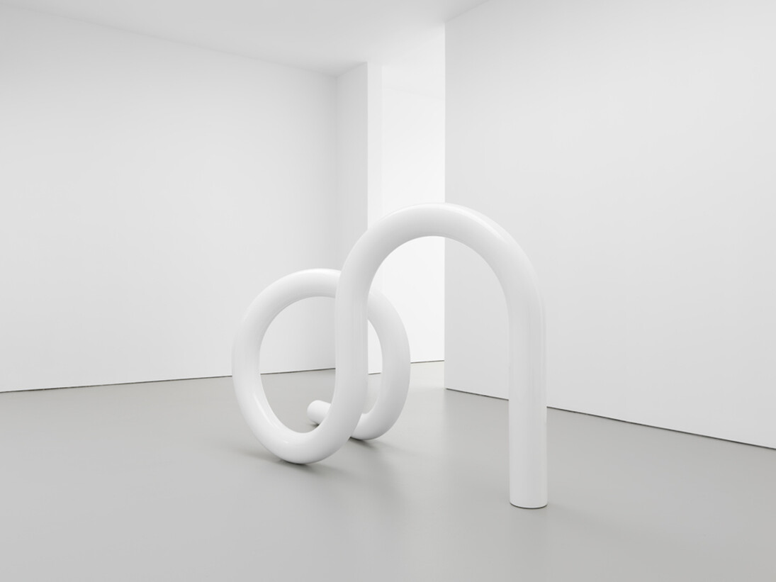 Carol Bove Polka Dots, Exhibition view. Courtesy of David Zwirner