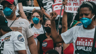 Descubra como Lula venceu uma das eleições mais disputadas do Brasil e entenda as condições políticas e socioeconômicas que diferenciam seu governo atual dos anos de 2006 a 2010, explorando os desafios enfrentados pelo país e as mudanças necessárias para o futuro