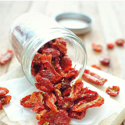 Dehydrating Tomatoes © Bev Weidner