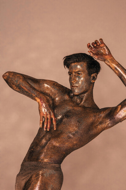 A prática das visitas naturistas em museus como o Museé Maillol e o Museu Pedro Nel Gómez oferece aos participantes uma maneira única de apreciar a arte, desafiando preconceitos e explorando a conexão entre humanidade e natureza