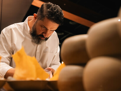 Desde niño, Issam Koteich mostró un amor innato por la cocina, inspirándose en su madre y en la abundante mesa familiar
