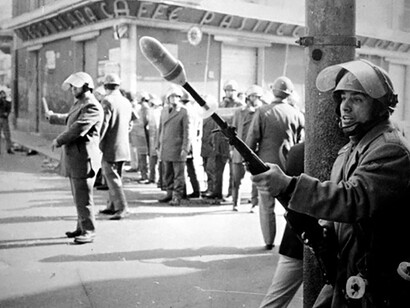 La rivolta fu innescata dal discorso alla città del sindaco Piero Battaglia nella data del 14 luglio