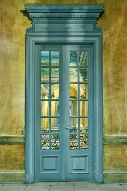 Michael Eastman, Mirror Image, Buenos Aires, 2017. Courtesy of the artist and Edwynn Houk Gallery, New York