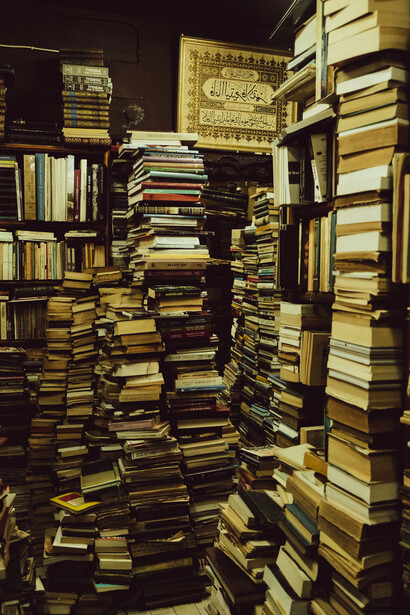 A través de las narrativas, se resignifican lugares cotidianos y se transforman en escenarios cargados de valor cultural e histórico