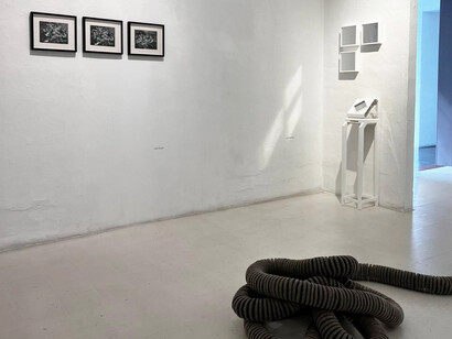Various artists, Trazar el mundo. Acercar el firmamento, exhibition view. Courtesy of La Balsa Gallery