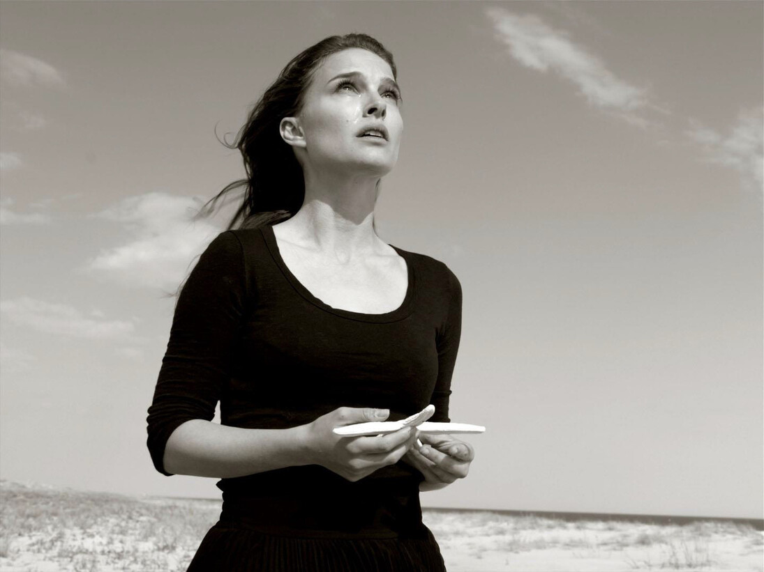 Shirin Neshat (born in 1957), production still for Illusions & Mirrors, 2013. © Shirin Neshat; realized with the support of Dior; courtesy of the artist and Gladstone Gallery, New York and Brussels