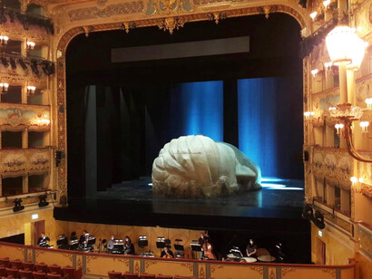 Le scene del "Fidelio" sono di Gabriel Insignares