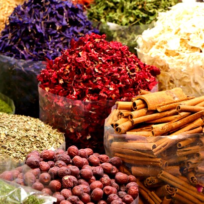 Anche in India, Cina e Giappone la combustione di sostanze aromatiche accompagnava pratiche meditative e rituali di elevazione spirituale