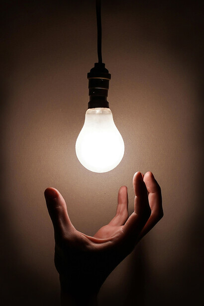 „Energie ist kostenlos“ – mit diesem Satz wird gern der Standortvorteil billigen Stroms gefeiert