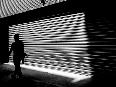 El trabajo le convenía a todos, a todas. Entonces me doy cuenta de que, aunque sea un laburo de mierda, la compañía a veces me logra justificar