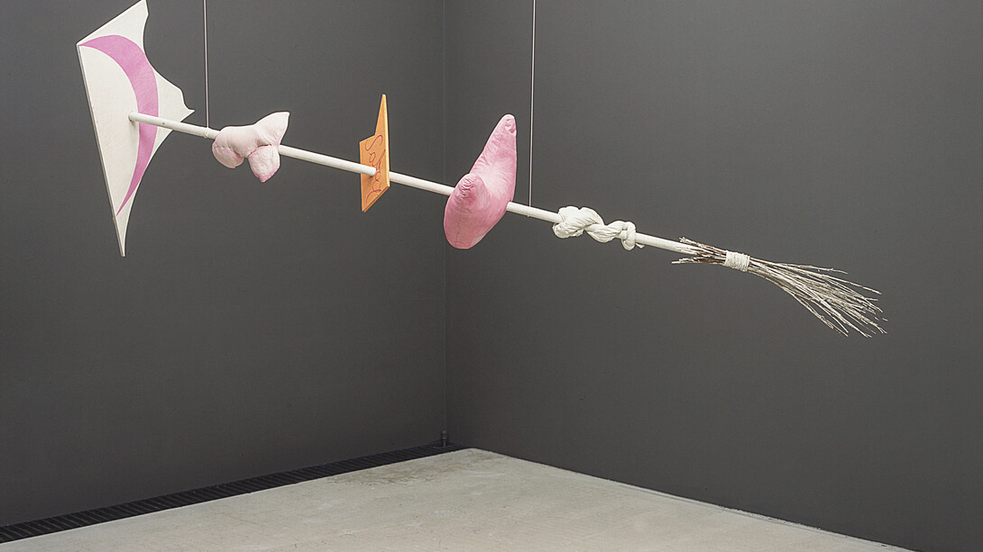 Maria Pininska-Beres (1931-1999)
Sabbath, 1987   
Plywood, canvas-wrapped foam, wooden pole, acrylic
90 x 277 x 51 cm (35 3/8 x 109 x 20 in.) 
AP-PINIM-00001
Photo: ©Marek Gardulski, courtesy of Maria Pinińska-Bereś and Jerzy Bereś Foundation and the Approach
