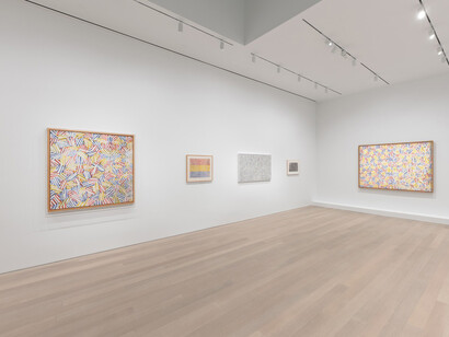 Jasper Johns, Between the clock and the bed, exhibition view. Courtesy of Gagosian