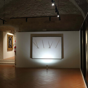 Salvifica e tra pelle e profondo, vista della mostra. Per gentile concessione del LabOratorio degli Angeli