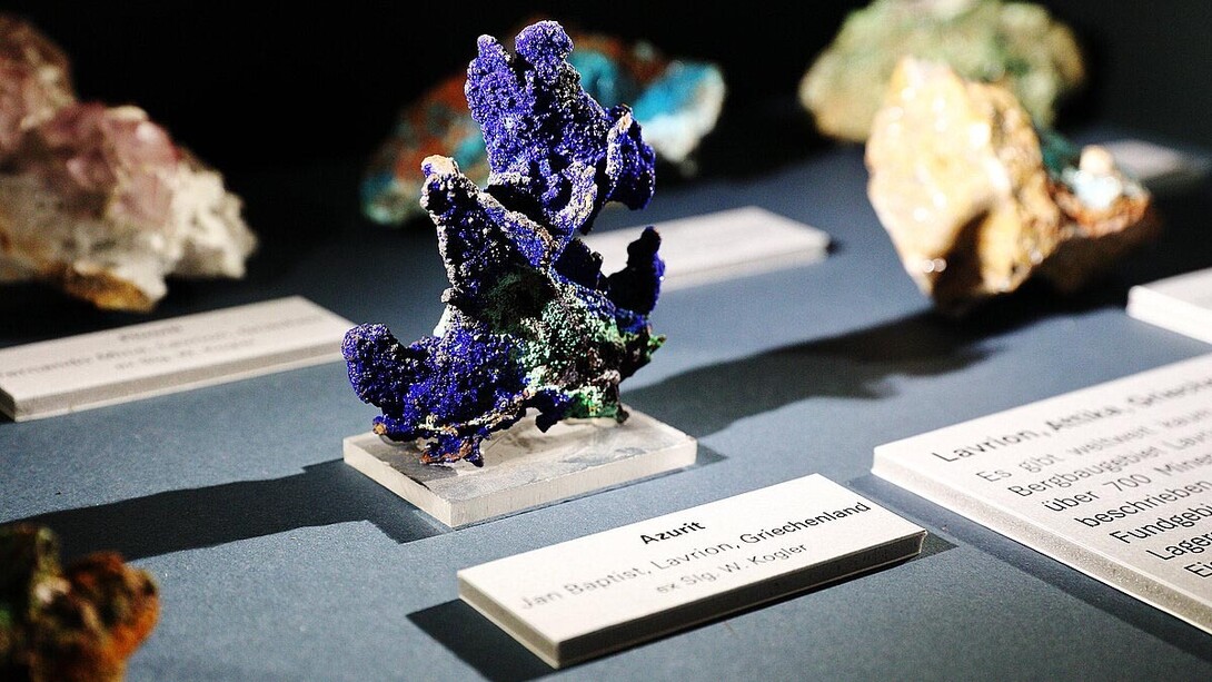 Crystals of fire and rock, exhibition view. Courtesy of Natural History Museum