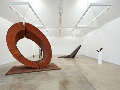 Selected Works 1968 - 2015, Exhibition view. Courtesy of Kayne Griffin Corcoran