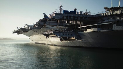 Portaviones estadounidense en la Base Naval de San Diego