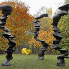 Tony Cragg, Points of View, 2007, 550x150x150, bronze. Courtesy the artist. Photo Charles Duprat
