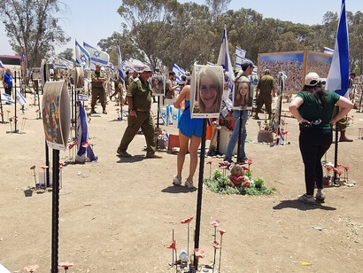 Memorial en honor los asesinados el 7 de octubre de 2023. El conflicto en Gaza ha contribuido a una pérdida de la influencia cultural global de Israel, similar a la de Estados Unidos tras la invasión a Irak en 2003