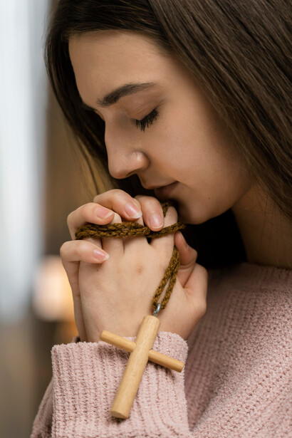 Fé. Crença existencial motivada numa força superior