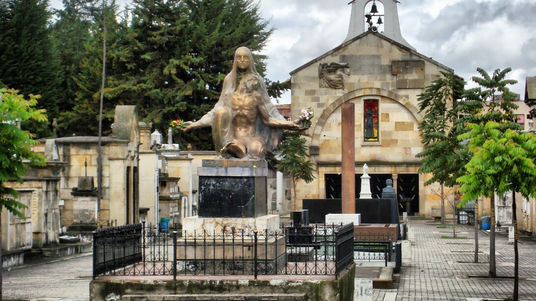 Tumbas en el Cementerio Central de Bogotá, Colombia