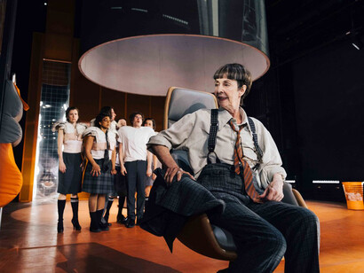 Die gehaltserhöhung. Courtesy of the Deutsches Theater