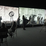 William Kentridge, More sweetly play the dance (Tocad más dulcemente la danza), vista de exhibición. Cortesía del Museo Picasso Málaga