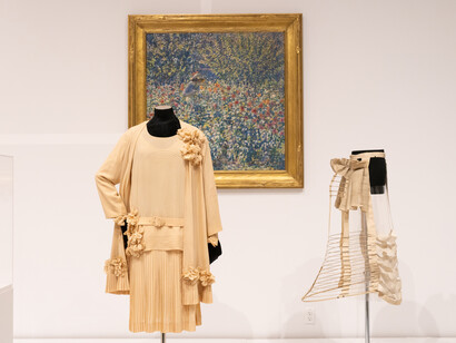 La colección. Grandes exitos (Vol. 1), el arte de archivar la moda, vista de exhibición. Cortesía del Phoenix Art Museum