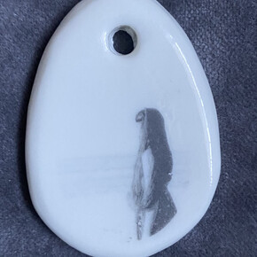 Jayne Wright, Pendant, Louise (detail). Courtesy of Liminal Gallery