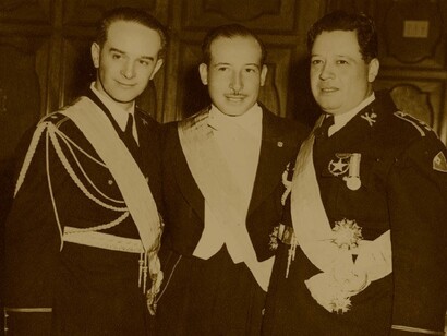 Miembros de la junta revolucionaria de gobierno que se instaló el 20 de octubre de 1944. De izquierda a derecha: capitán Jacobo Árbenz Guzmán, ciudadano Jorge Toriello Garrido y mayor Francisco Javier Arana