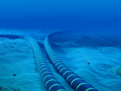 Los cables submarinos de fibra óptica transportan hoy la mayor parte del tráfico mundial de internet y se han convertido en infraestructura estratégica para la economía y la seguridad global