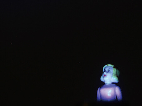 Miwako Iga, Expectation is the roof of all heartache, 2015, inkjet print, 60 x 90 cm              