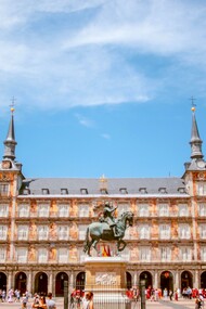 Estátua de D. Felipe III, Rei Espanhol, na Plaza Mayor, Madri, España