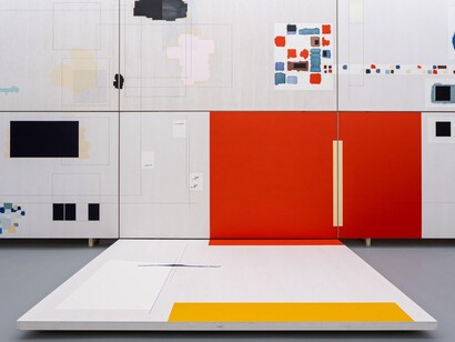 Tilo Schulz, Endless canvas, exhibition view. Courtesy of acb Gallery