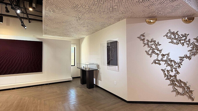 Loris Cecchini, The fluid guest, exhibition view. Courtesy of Diana Lowenstein Gallery