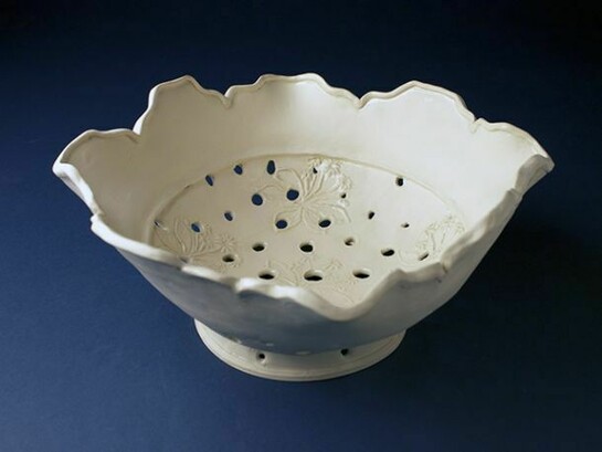 Christine Owen, Voysey colander I , porcelain