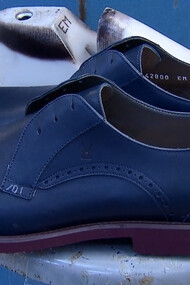 Scarpe in cuoio di alta qualità realizzate in una moderna industria vigevanese