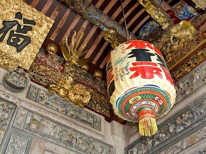 Il Leong San Tong Khoo Kongsi è legato ad uno dei clan cinesi più potenti del passato di Penang, con alle spalle un lignaggio di 650 anni