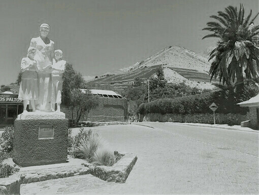 Denkmal für die chilenische Schriftstellerin Gabriela Mistral in Montegrande, Chile