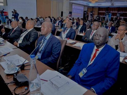 Políticos africanos em reunião da Corte dos Direitos Humanos