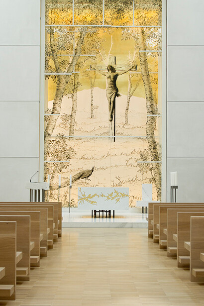 Bergamo, Chiesa san Giovanni XXIII. Interno, abside centrale di A. Mastrovito, foto Francesca Panseri