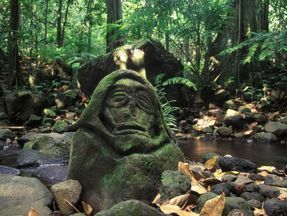 Piedra Antigua en Moorea. Polinesia Francesa
